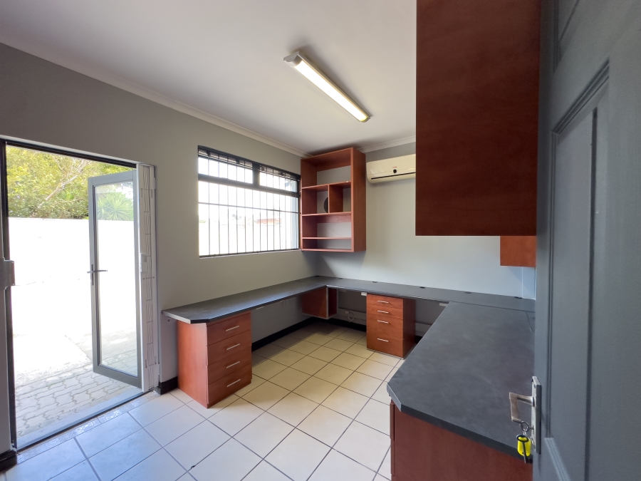 To Let commercial Property for Rent in Newton Park Eastern Cape